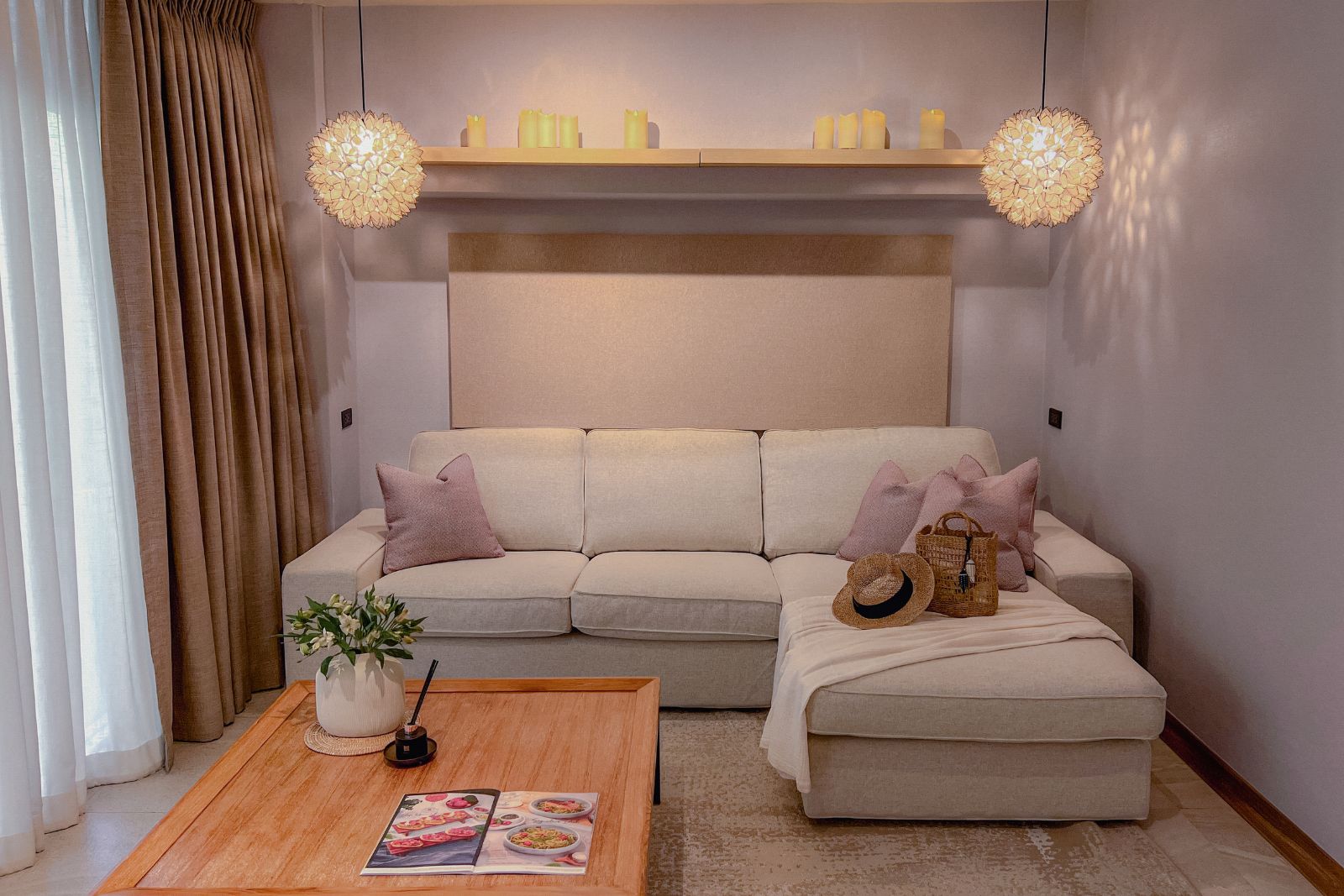 Alanna Exclusive Lounge