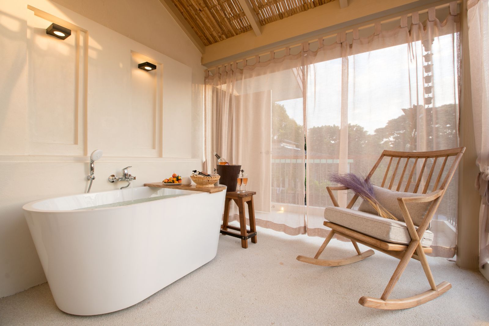 Moon bath suite