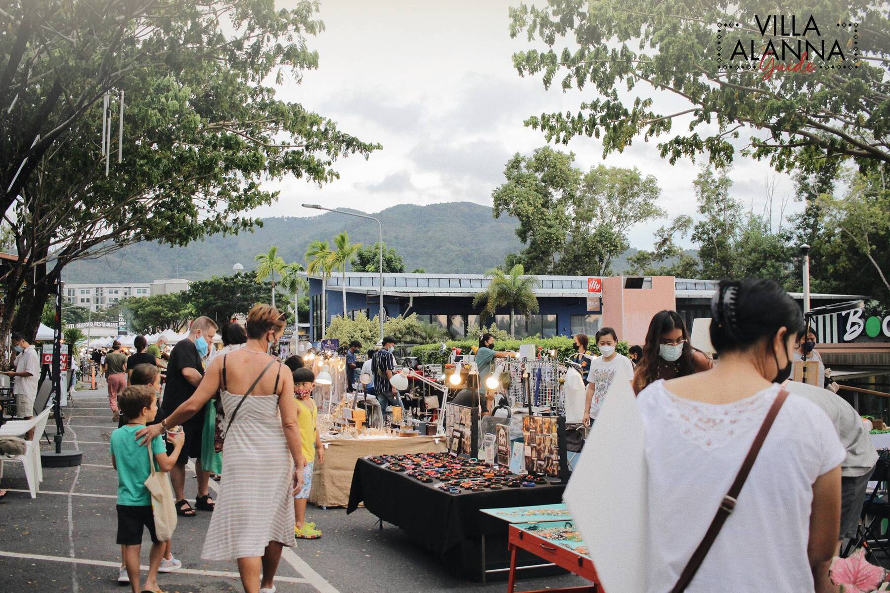 Fun Friday Avenue Market at Boat Avenue