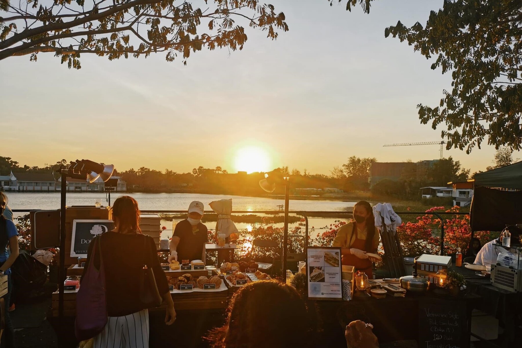 Fun Friday Avenue Market at Boat Avenue